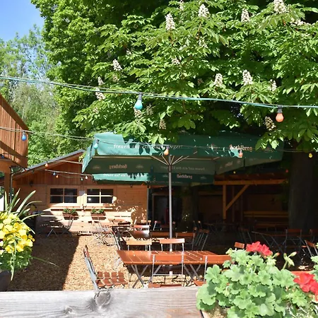 招待所 Und Halli-galli