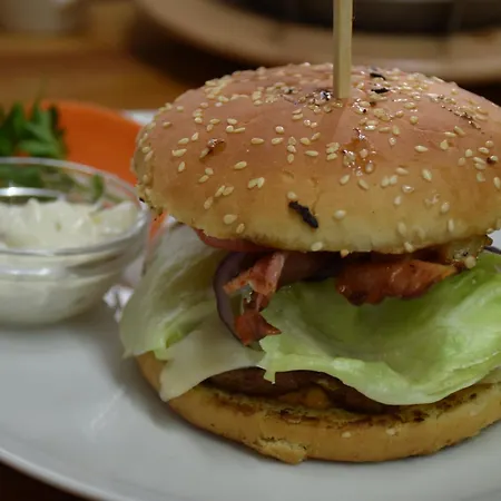 招待所 Und Halli-galli 3*